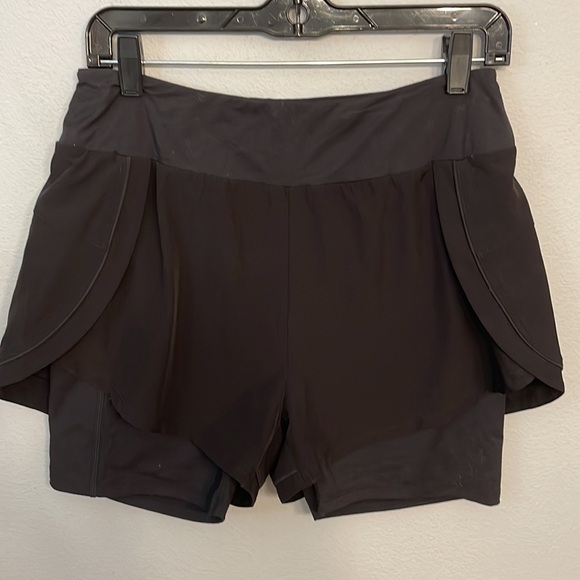 EUC INNO Athletic shorts.  Black size M - Picture 4 of 7